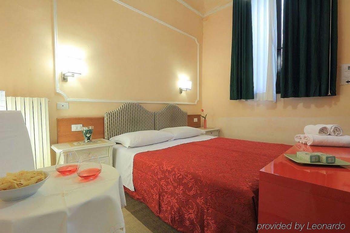 Hotel Toscana ฟลอเรนซ์ ภายนอก รูปภาพ